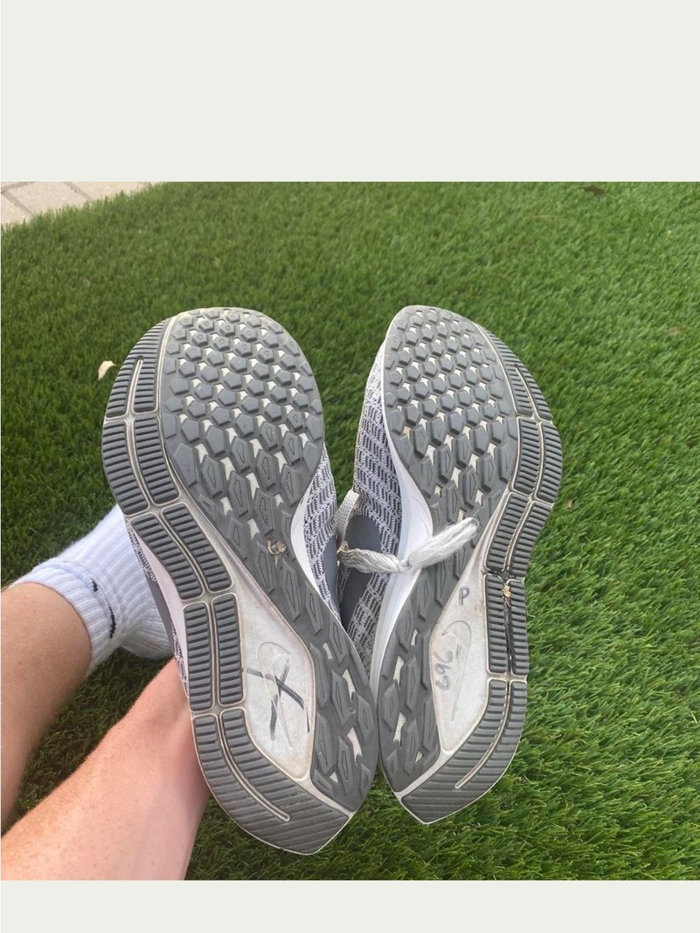 Nike Air Zoom Pegasus 35 white & gray sneakers - Picture 7 of 8